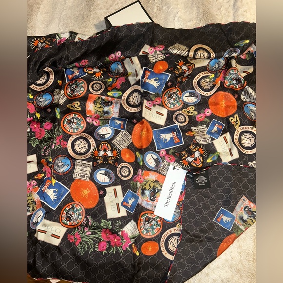 100% Gucci Silk Monogram Courrier Print Scarf - Picture 5 of 13